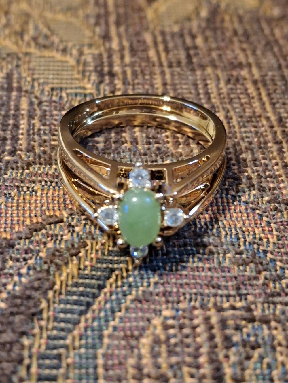 Elegant Gold and Green Gemstone Ring